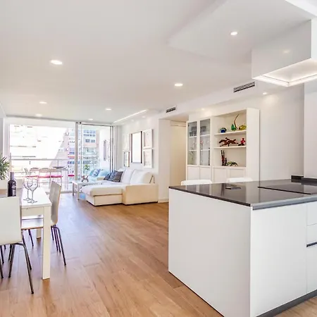 3 Bedroom Beautiful In Apartament Malaga