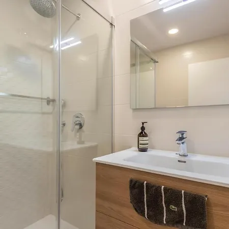 Apartament 3 Bedroom Beautiful In *