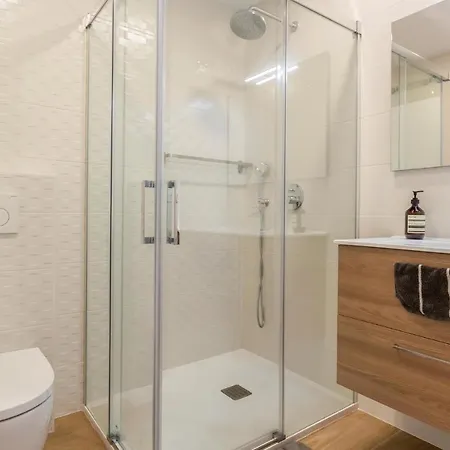 Apartament 3 Bedroom Beautiful In Malaga